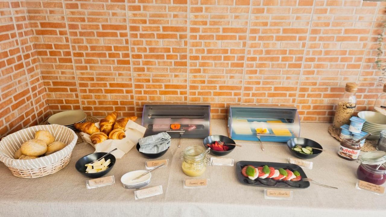 Tika Surf Camp Ericeira Hotel Carvoeira Екстериор снимка